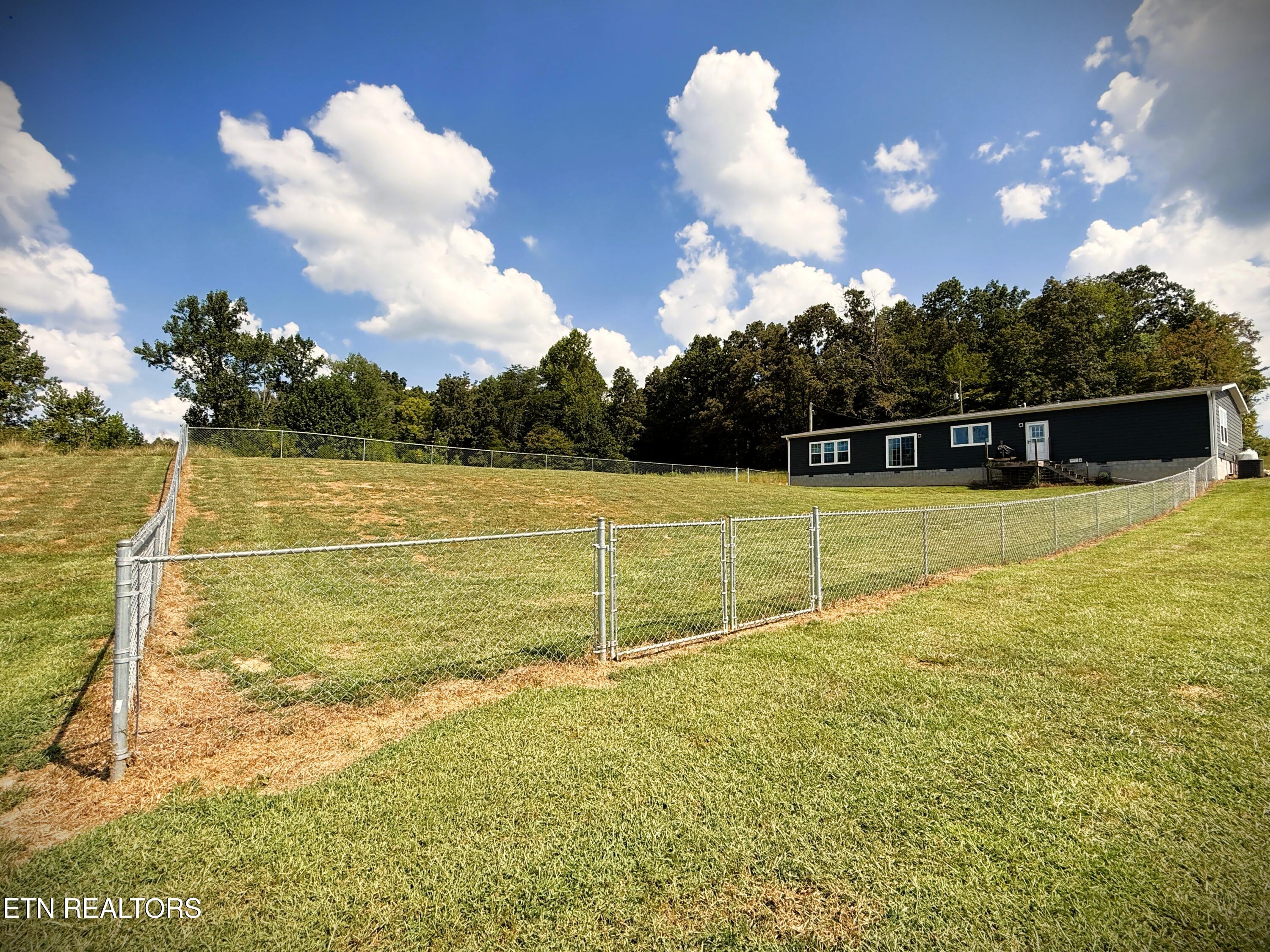 760 Dogwalk Road Monroe, TN 38573 - Photo 4 of 55 IMG_1678