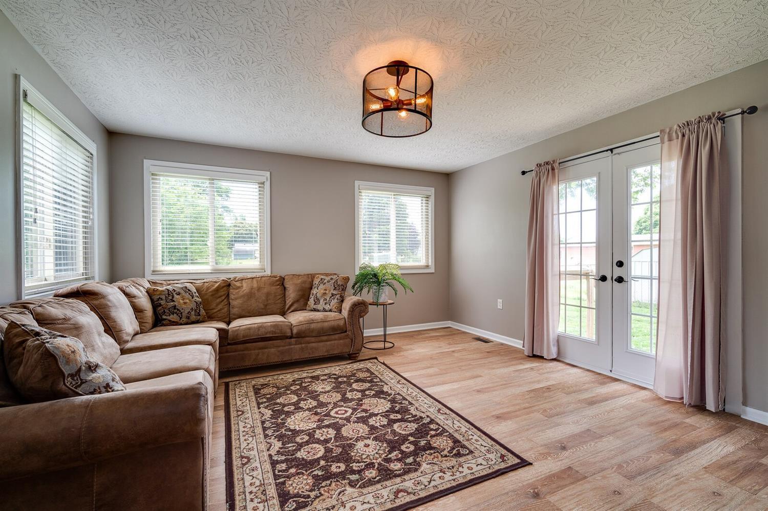 5095 Augspurger Road Hamilton, OH 45011 - Photo 3 of 26 Gallery Image 3