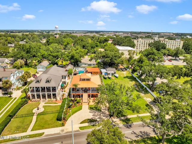 $1,350,000 | 1456 Beach Boulevard, Biloxi, MS 39530