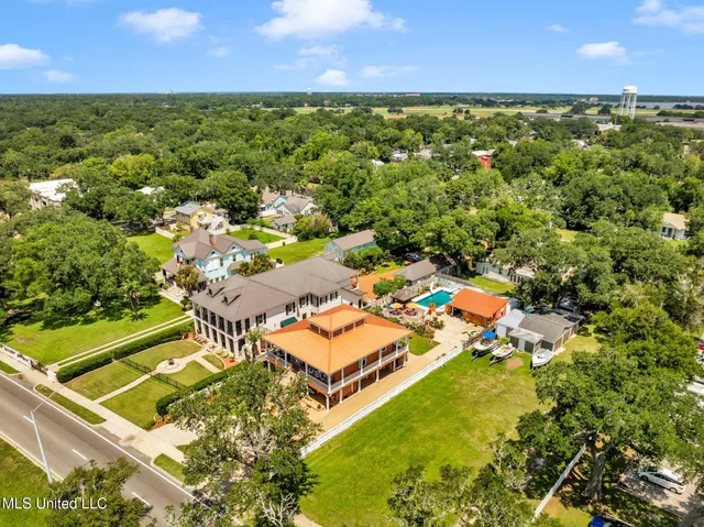$1,350,000 | 1456 Beach Boulevard, Biloxi, MS 39530