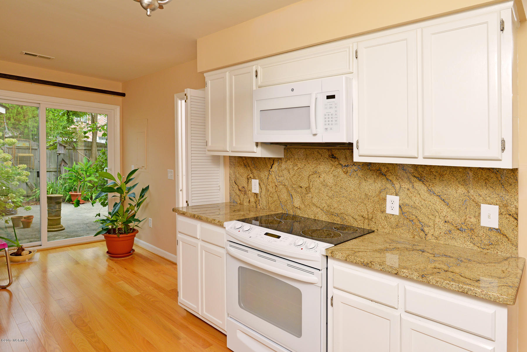 1864 Quail Ridge Road, Unit P Greenville, NC 27858 - Photo 9 of 28 1864 Quail Ridge Unit P-00026