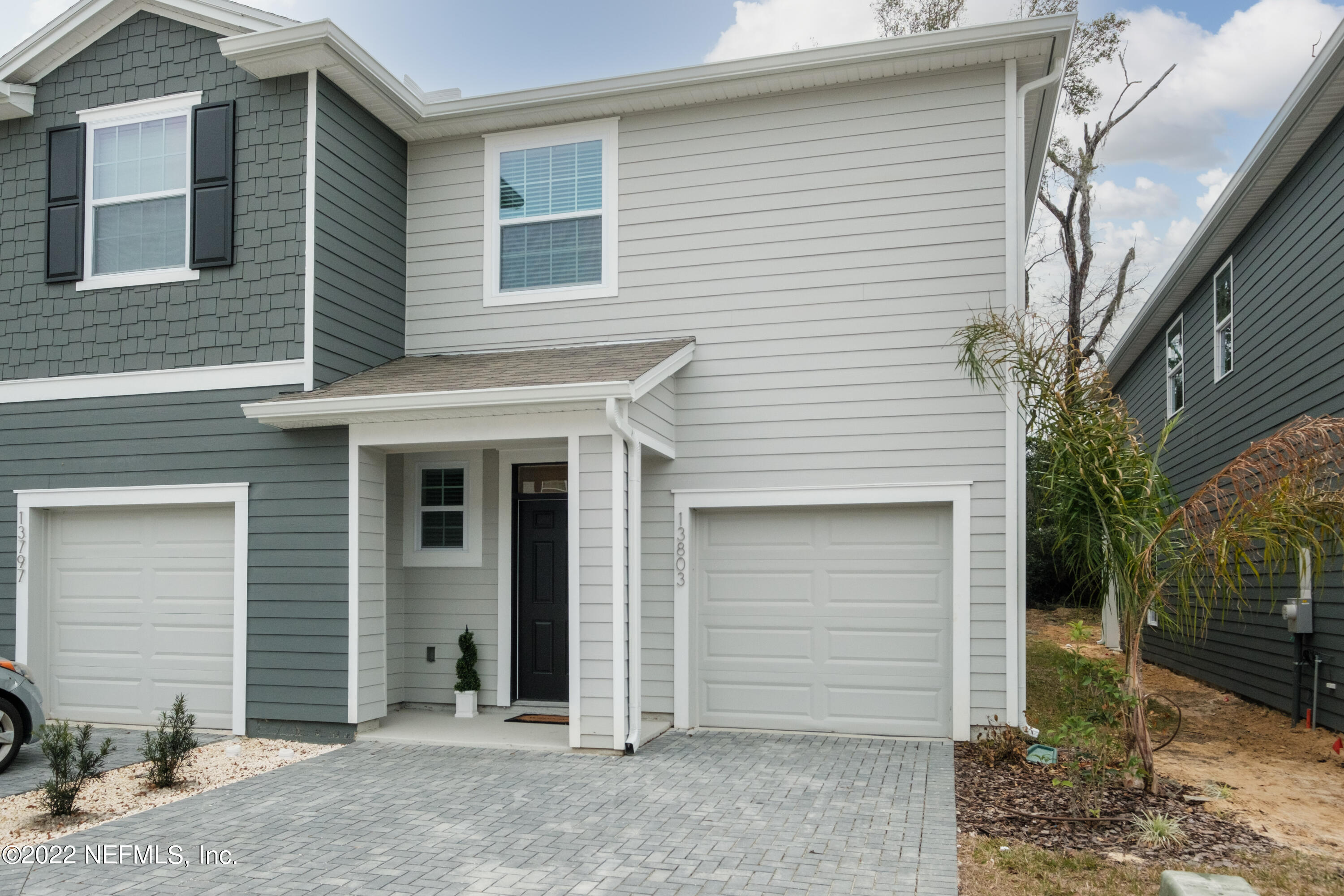 13803 Northwest 9th Road Newberry, FL 32669 - Photo 1 of 21 a front view of a house