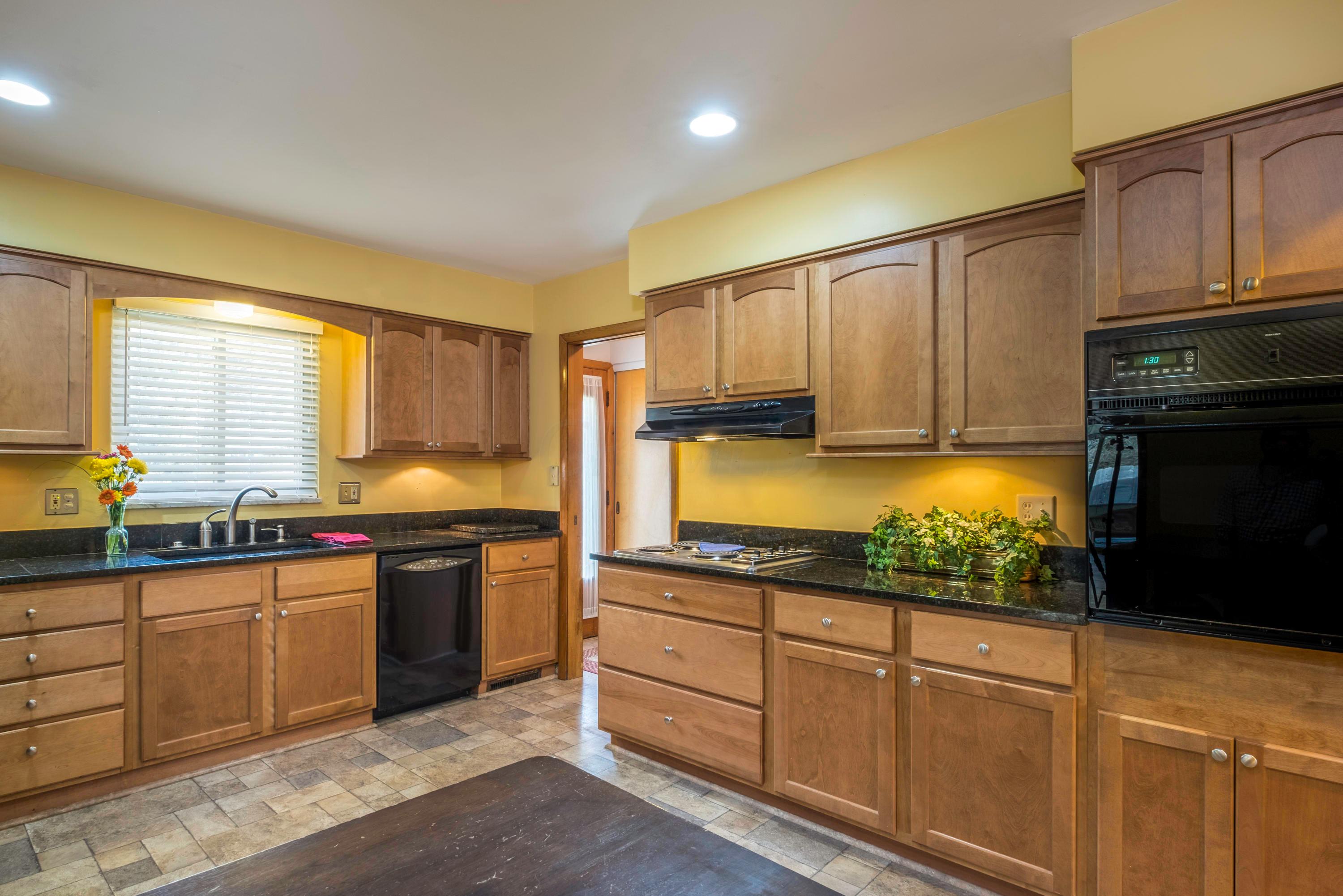 4066 Windermere Road Upper Arlington, OH 43220 - Photo 9 of 29