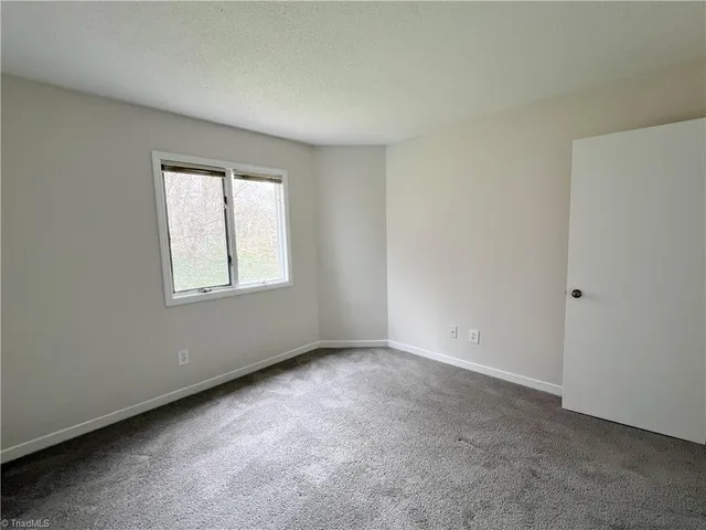 $1,795 | 210 South Lindell Road, Unit E, Greensboro, NC 27403