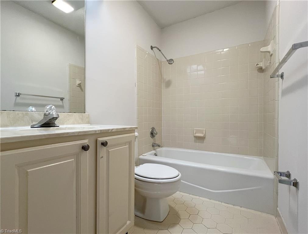 210 South Lindell Road, Unit E Greensboro, NC 27403 - Photo 20 of 28