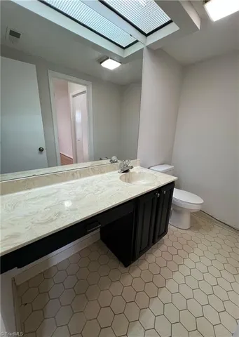 $1,795 | 210 South Lindell Road, Unit E, Greensboro, NC 27403