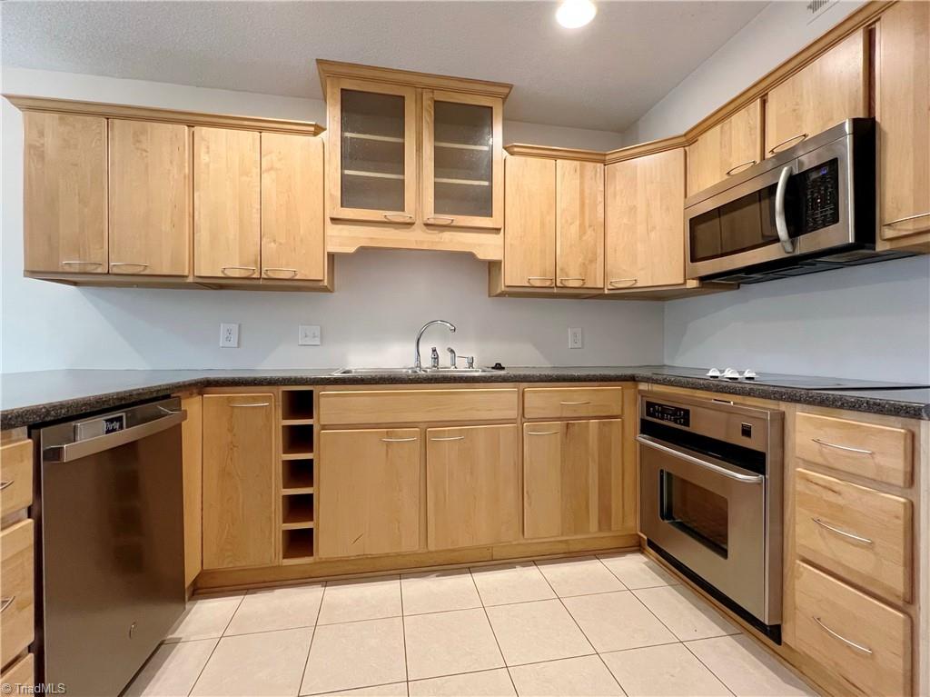 210 South Lindell Road, Unit E Greensboro, NC 27403 - Photo 9 of 28