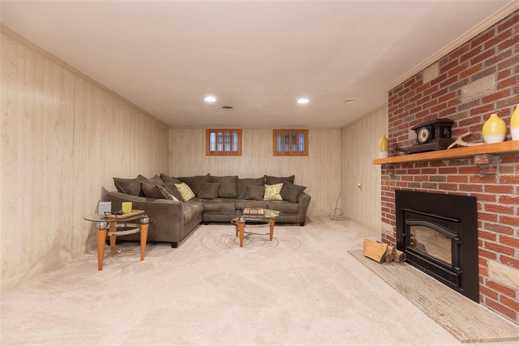 1232 Varner Road Pittsburgh, PA 15227 - Photo 12 of 23 Gallery Image 12