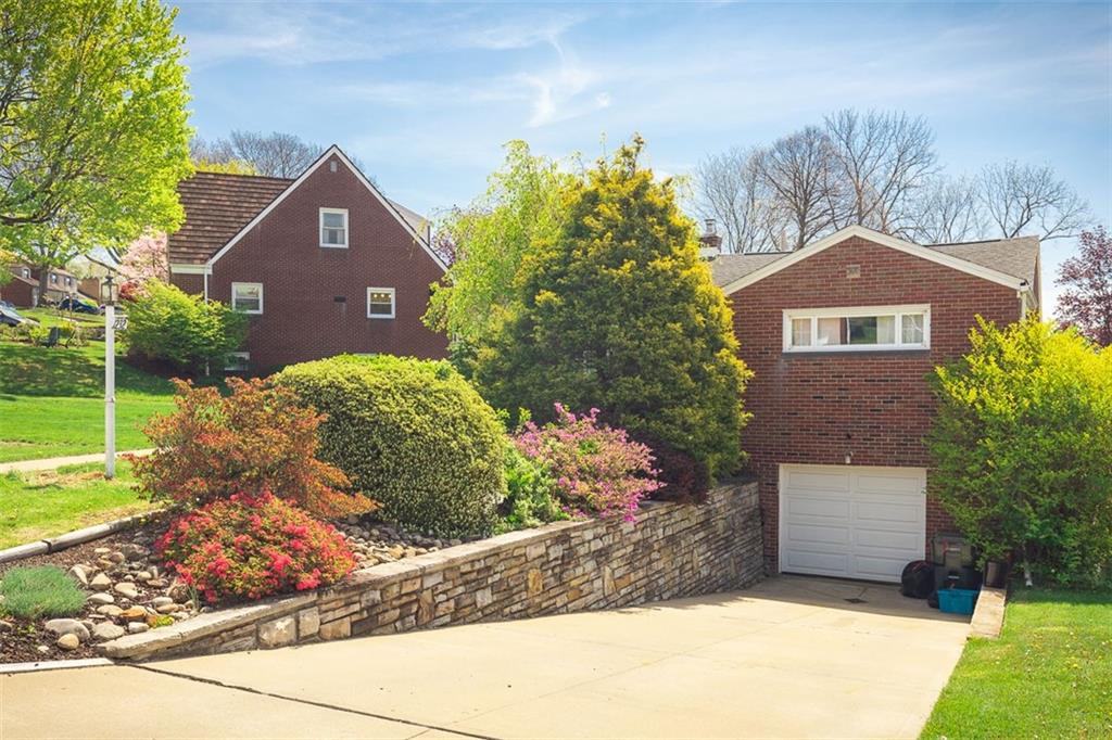 1232 Varner Road Pittsburgh, PA 15227 - Photo 4 of 23 Gallery Image 4