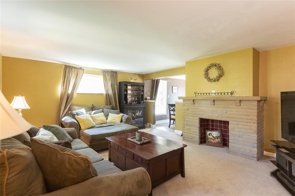 1232 Varner Road Pittsburgh, PA 15227 - Photo 5 of 23 Gallery Image 5