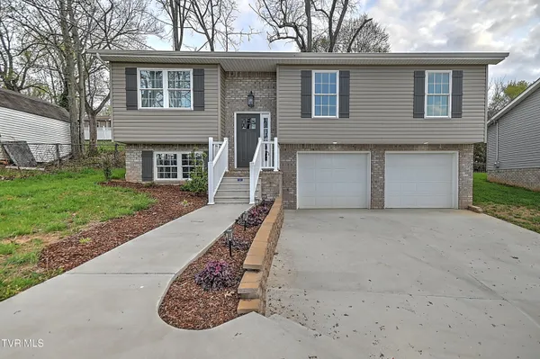 $321,000 | 1950 West Stone Drive, Kingsport, TN 37660