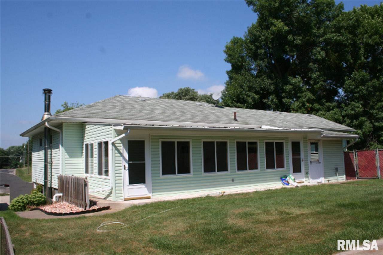 5105 Fairhaven Road Davenport, IA 52807 - Photo 3 of 21 Gallery Image 3