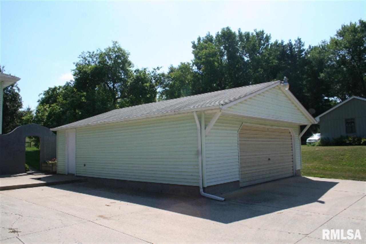 5105 Fairhaven Road Davenport, IA 52807 - Photo 4 of 21 Gallery Image 4