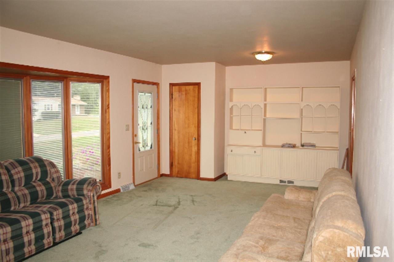 5105 Fairhaven Road Davenport, IA 52807 - Photo 7 of 21 Gallery Image 7