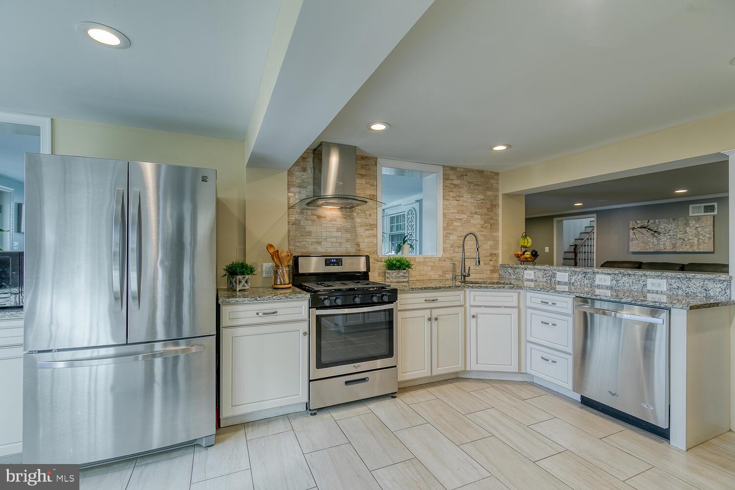 1206 Riggs Court Woodbridge, VA 22191 - Photo 3 of 65 Sizable Kitchen with Stainless Steel Appliances