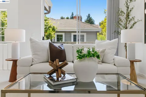 $925,000 | 57 Danville Oak Place, Danville, CA 94526