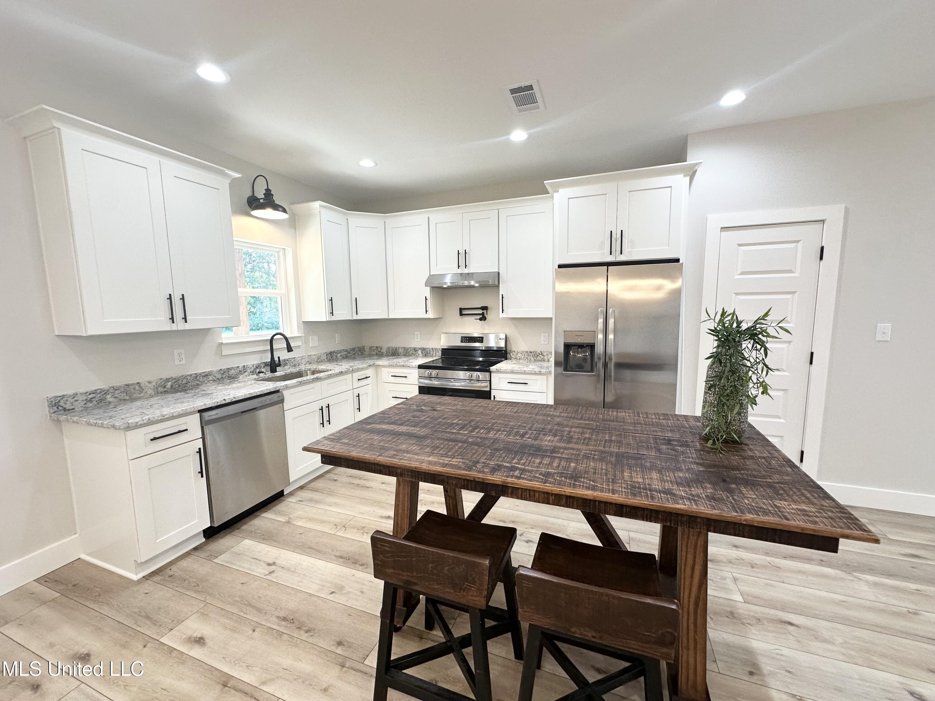 41 Sones Chapel Road Carriere, MS 39426 - Photo 6 of 22 IMG_2257