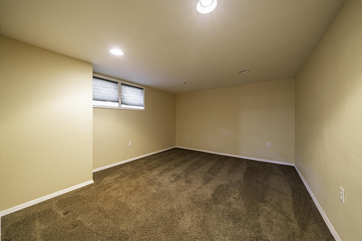 1406 Ridge Way Medford, OR 97504 - Photo 32 of 34 DSC09593