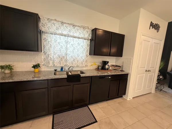 $3,500 | 527 Baobab Way, Crosby, TX 77532