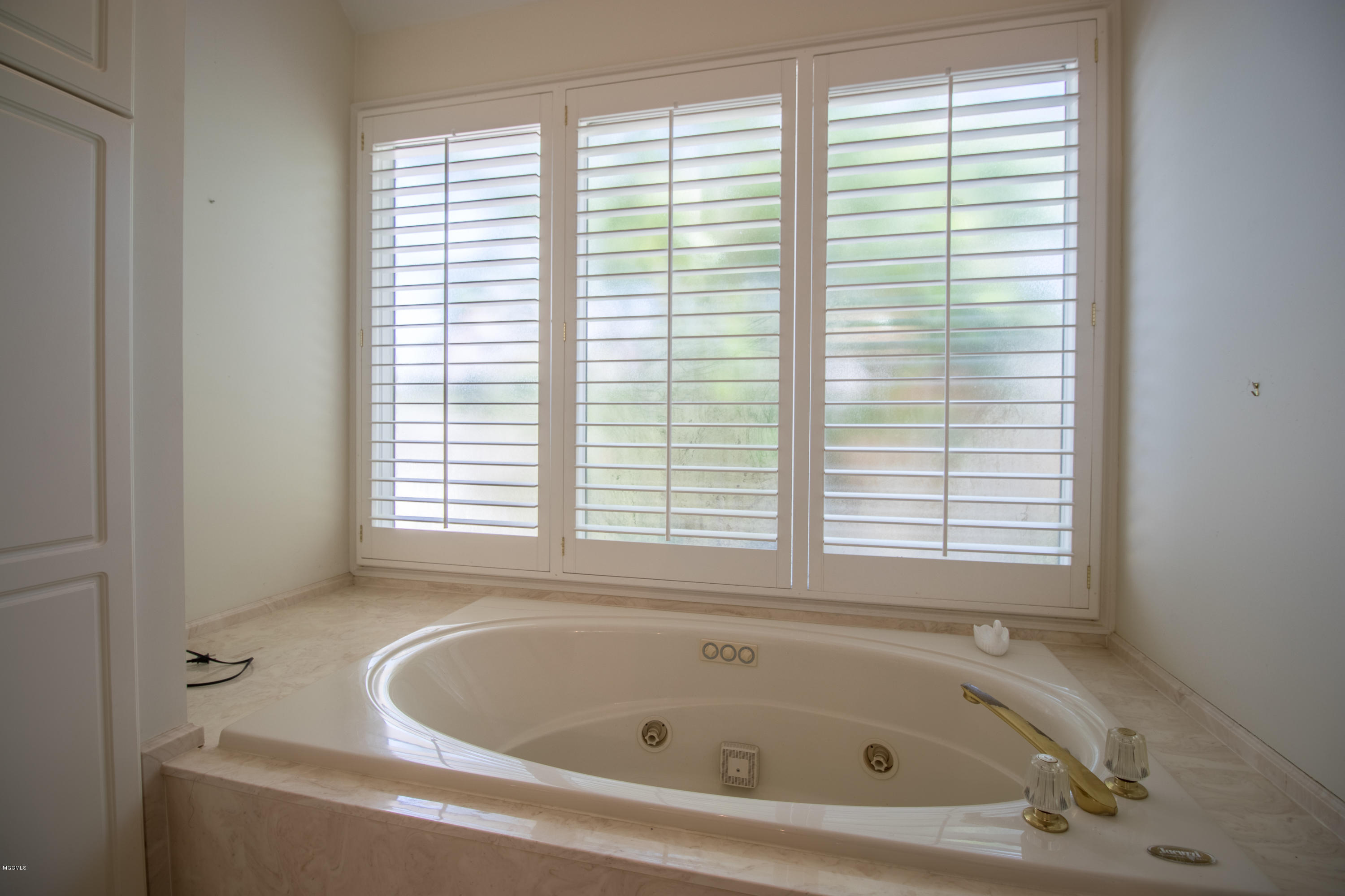 2572 Rue Palafox Biloxi, MS 39531 - Photo 12 of 26 2572 Rue Palafox-110