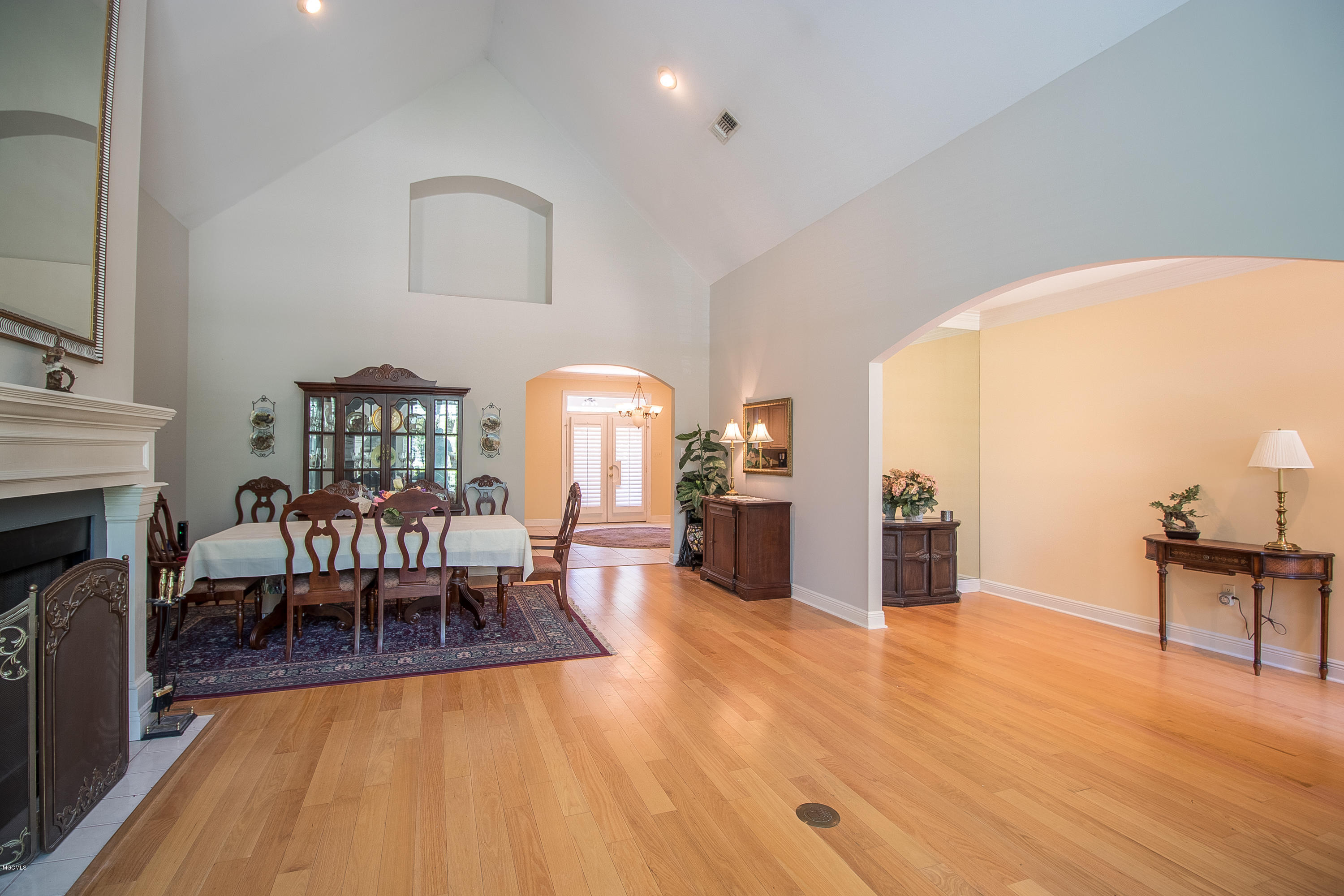 2572 Rue Palafox Biloxi, MS 39531 - Photo 3 of 26 2572 Rue Palafox-101