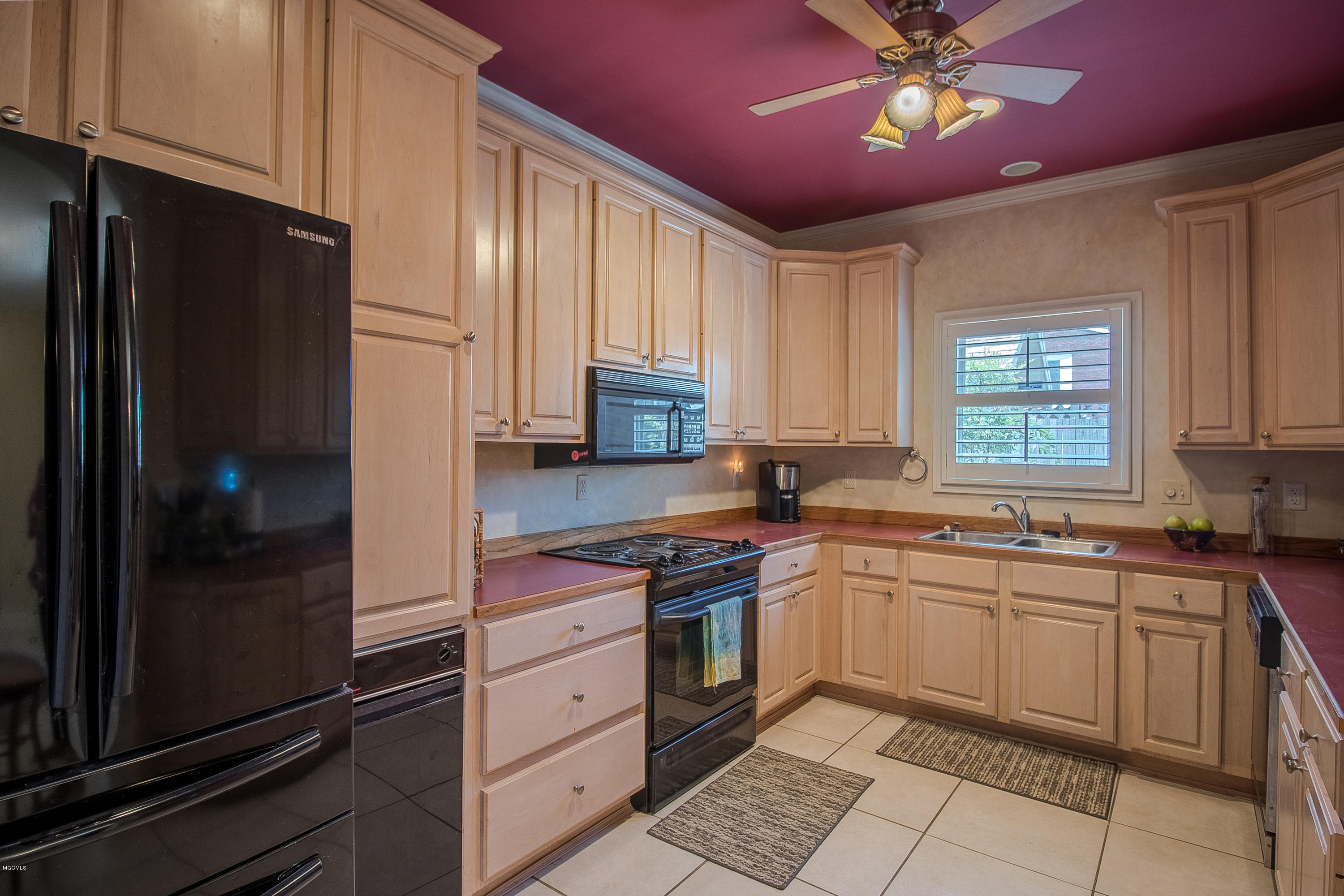 2572 Rue Palafox Biloxi, MS 39531 - Photo 7 of 26 2572 Rue Palafox-105