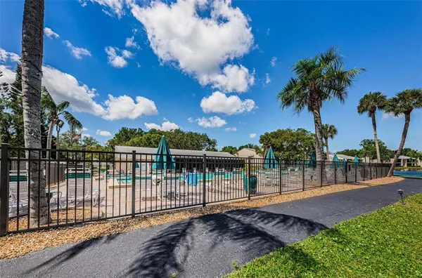 $189,900 | 1333 Shady Pine Way, Unit F, Tarpon Springs, FL 34688