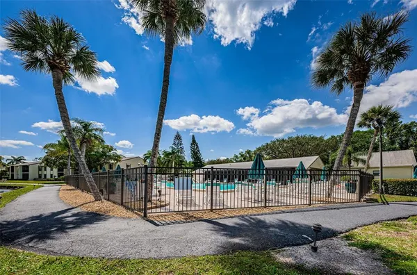 $189,900 | 1333 Shady Pine Way, Unit F, Tarpon Springs, FL 34688