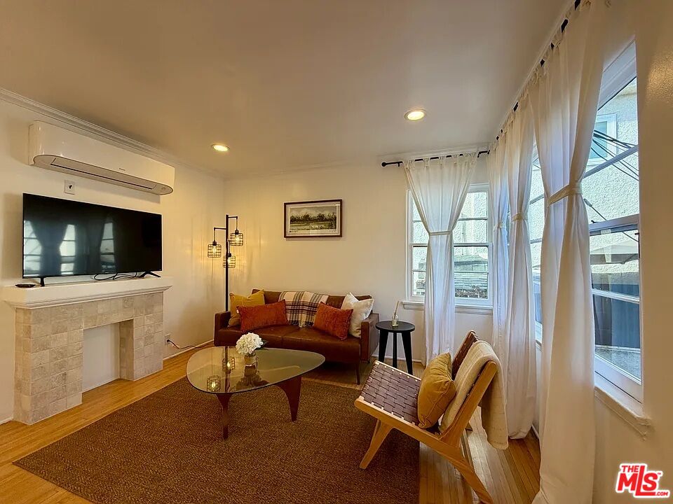 1144 15th Street, Unit 6 Santa Monica, CA 90403 - Photo 4 of 9