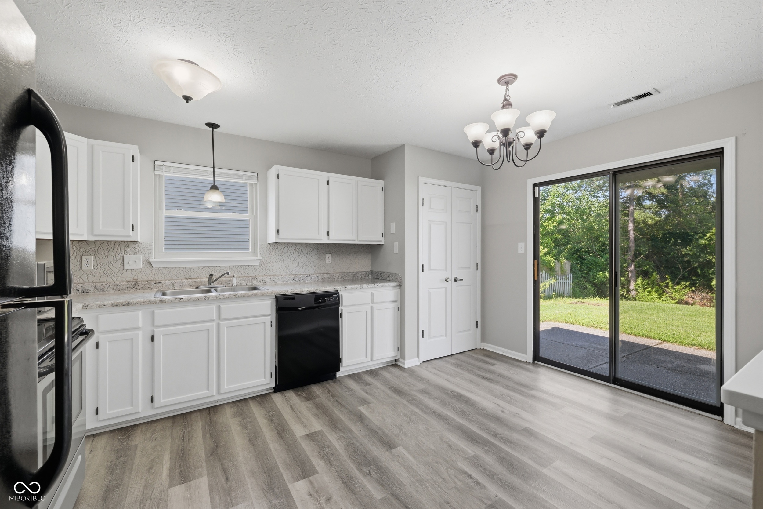 3140 Shellbark Drive Indianapolis, IN 46235 - Photo 9 of 35