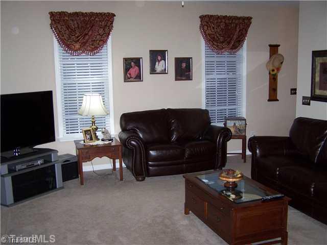 3621 Shadow Ridge Drive High Point, NC 27265 - Photo 8 of 14 Living Room.