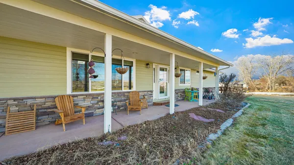 $780,000 | 1392 M M 1/4 Road, Loma, CO 81524