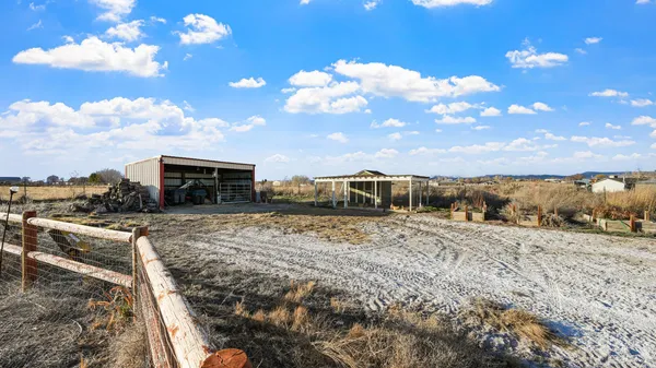 $780,000 | 1392 M M 1/4 Road, Loma, CO 81524