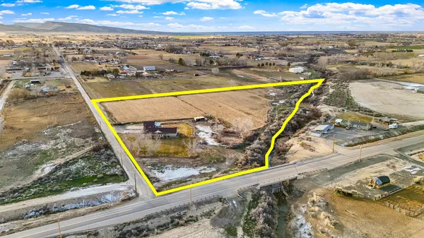$780,000 | 1392 M M 1/4 Road, Loma, CO 81524