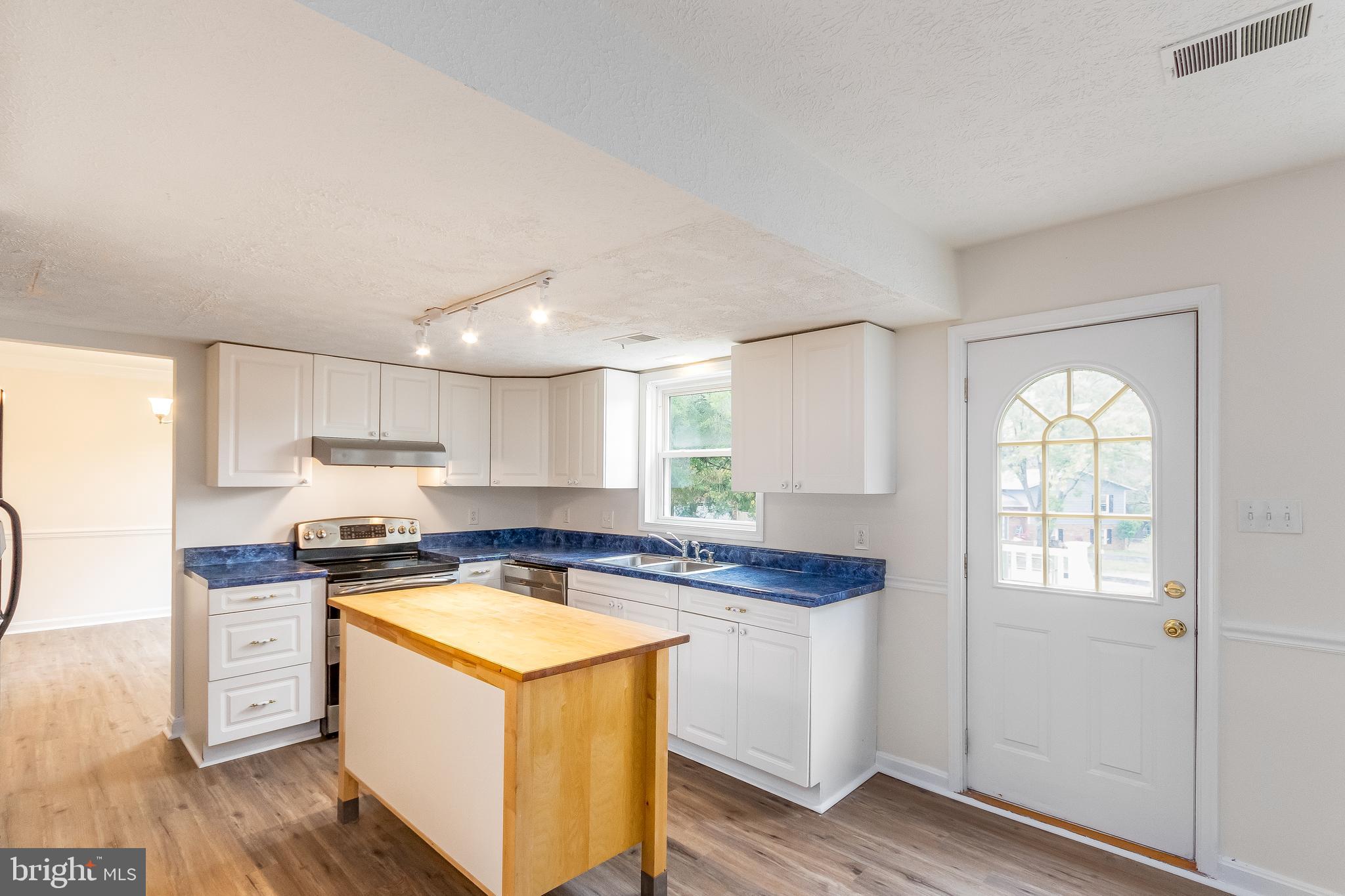 522 Ferry Road Fredericksburg, VA 22405 - Photo 12 of 36 Kitchen