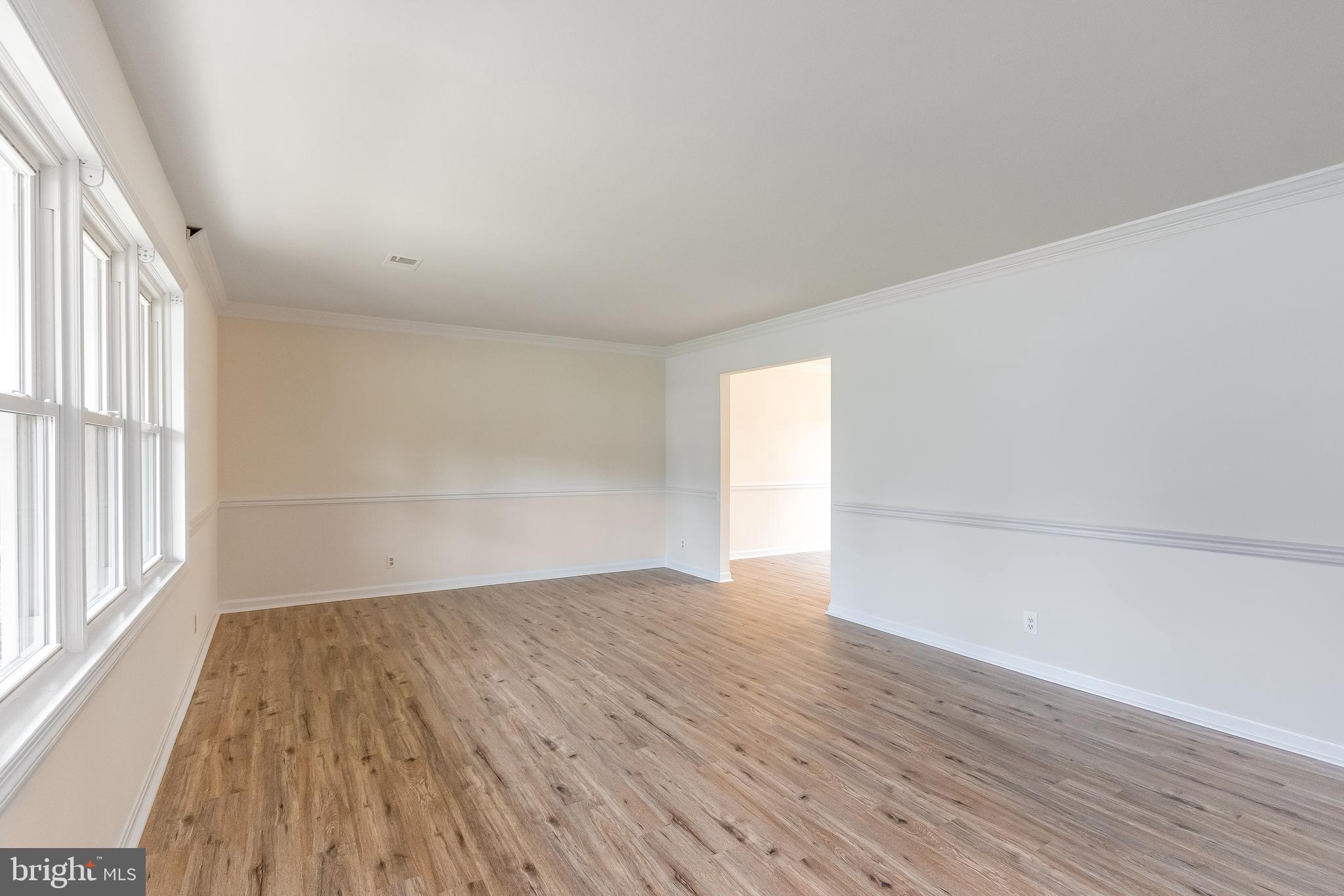522 Ferry Road Fredericksburg, VA 22405 - Photo 4 of 36 Living Room