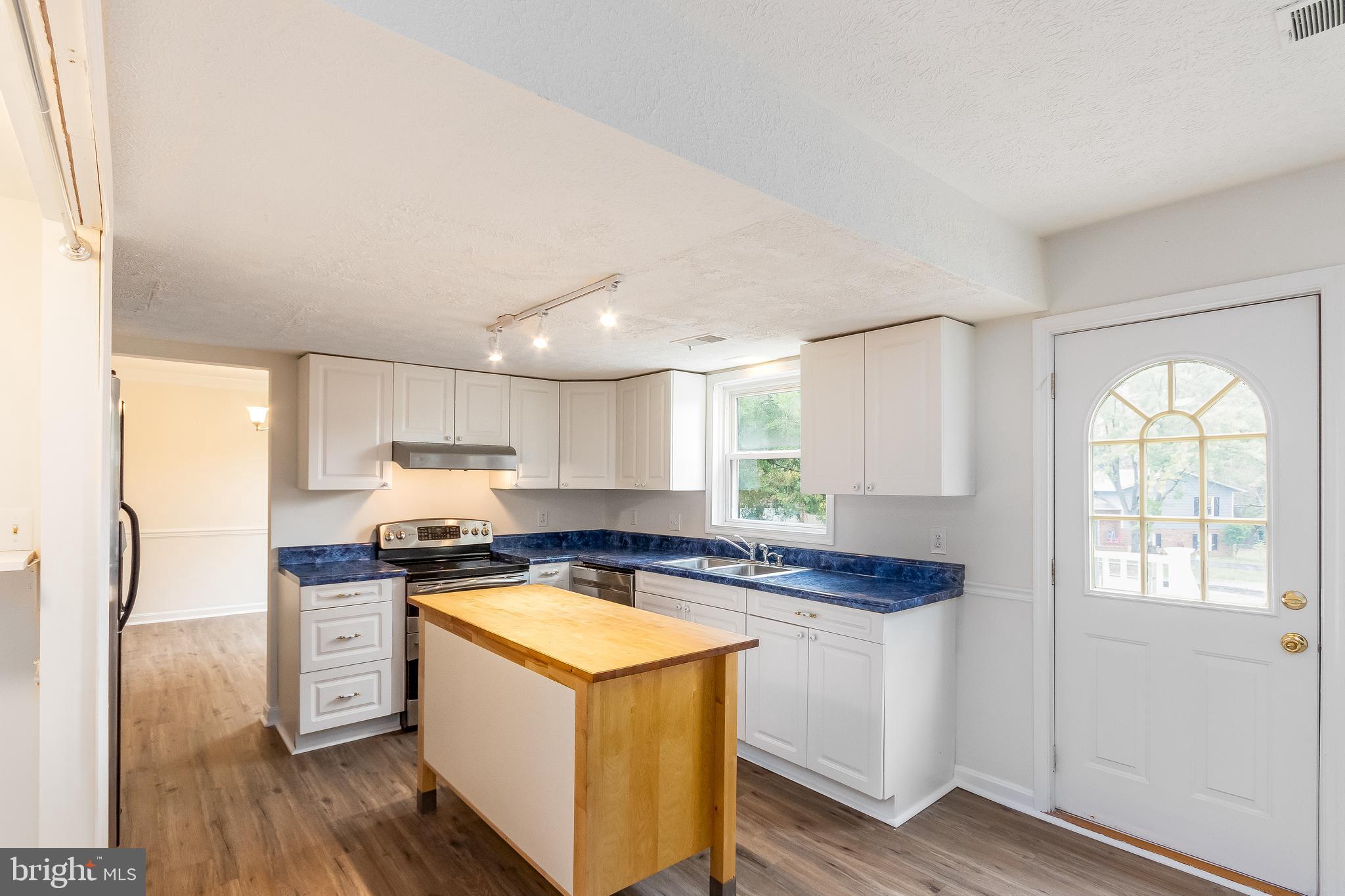 522 Ferry Road Fredericksburg, VA 22405 - Photo 10 of 36 Kitchen