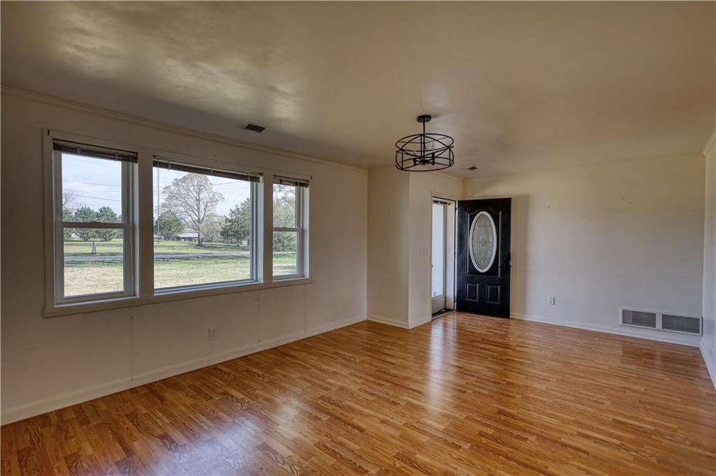 10 Wolfskin Road Arnoldsville, GA 30619 - Photo 5 of 59