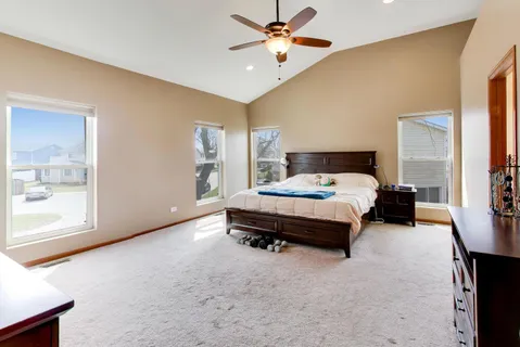 $420,000 | 4444 Westbridge Court, Hoffman Estates, IL 60192