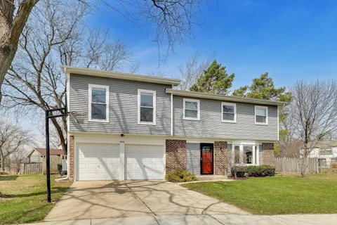 $420,000 | 4444 Westbridge Court, Hoffman Estates, IL 60192