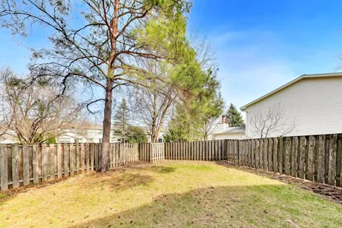 $420,000 | 4444 Westbridge Court, Hoffman Estates, IL 60192