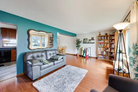 $420,000 | 4444 Westbridge Court, Hoffman Estates, IL 60192