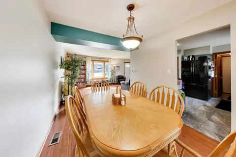 $420,000 | 4444 Westbridge Court, Hoffman Estates, IL 60192