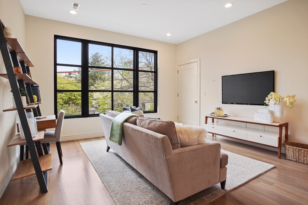 7 Burroughs Street, Unit 4 Boston, MA 02130 - Photo 4 of 16