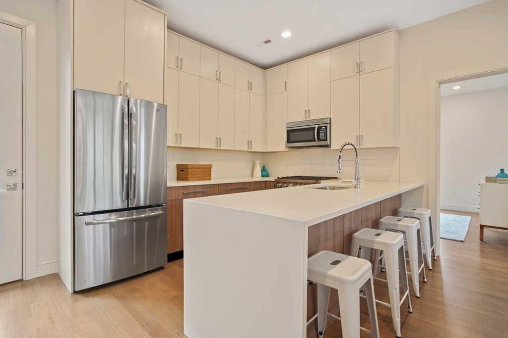 7 Burroughs Street, Unit 4 Boston, MA 02130 - Photo 6 of 16