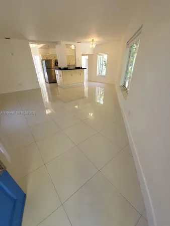 $4,500 | 7707 Hawthorne Avenue, Miami Beach, FL 33141