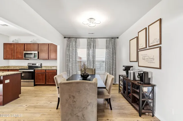 $445,000 | 150 Great Bend Drive, Beaufort, SC 29906