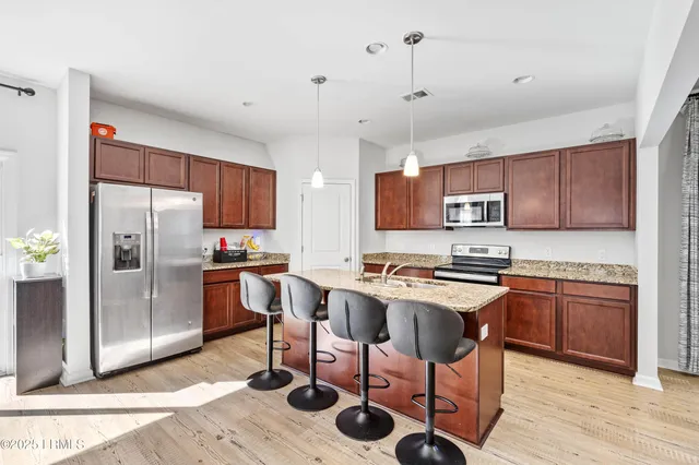 $445,000 | 150 Great Bend Drive, Beaufort, SC 29906