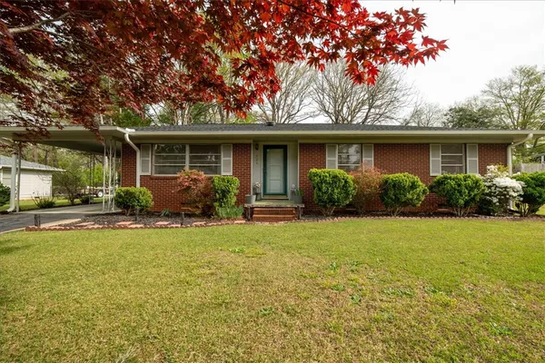 $250,000 | 524 South Lovingood Avenue, Walhalla, SC 29691