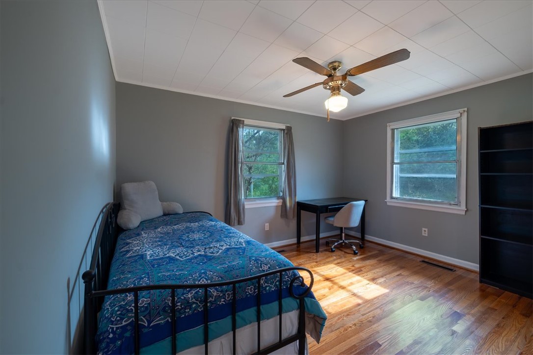 524 South Lovingood Avenue Walhalla, SC 29691 - Photo 11 of 26